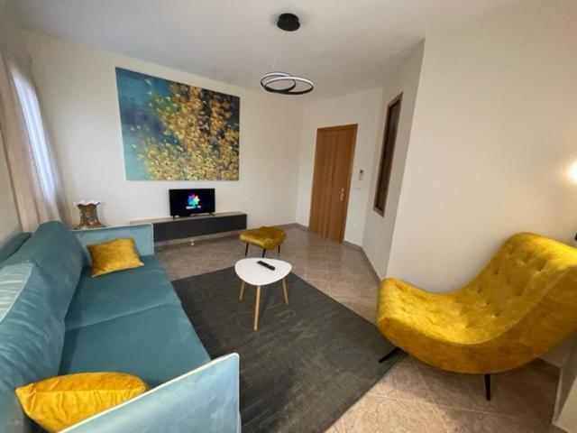 Evendum Central Apartment 1 地拉那 外观 照片