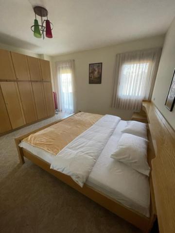 Evendum Central Apartment 1 地拉那 外观 照片